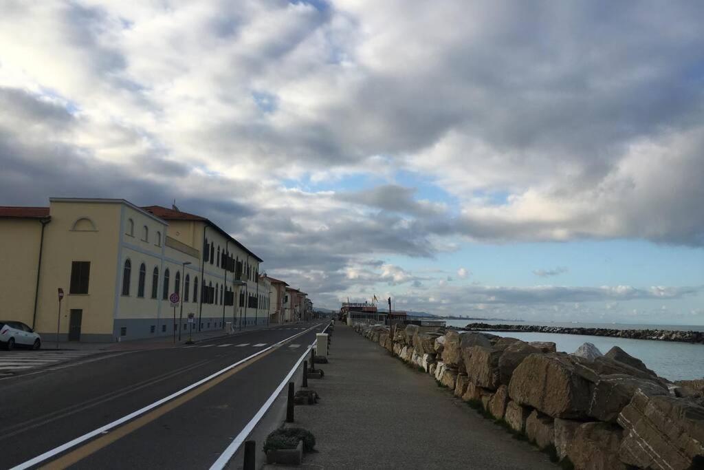 Apartamento Bilocale Sul Mare Marina Di Pisa Exterior foto
