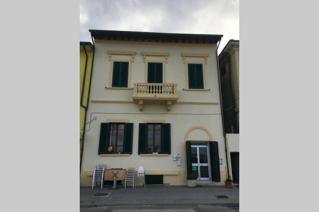 Apartamento Bilocale Sul Mare Marina Di Pisa Exterior foto